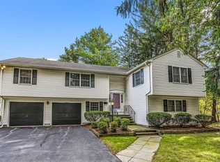 19 Harris Ave, Wellesley, MA 02481