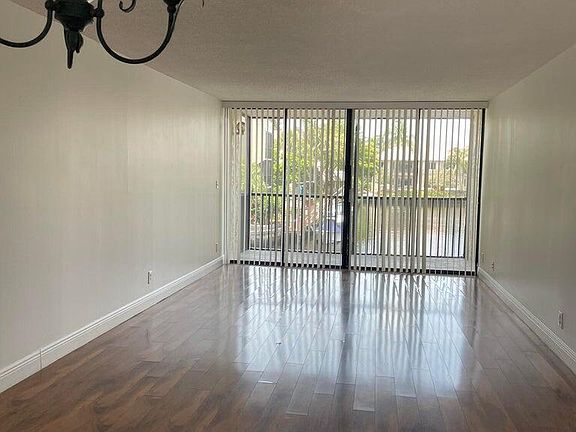 5th image of 6 Royal Palm Wy #209