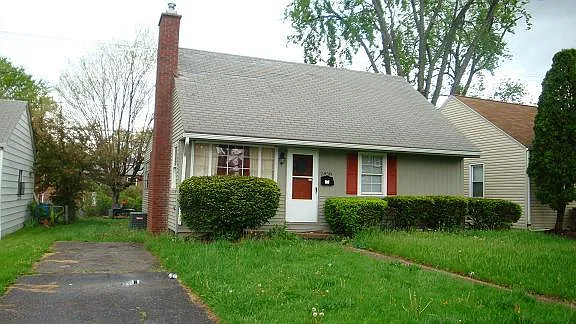 2858 E Livingston Ave