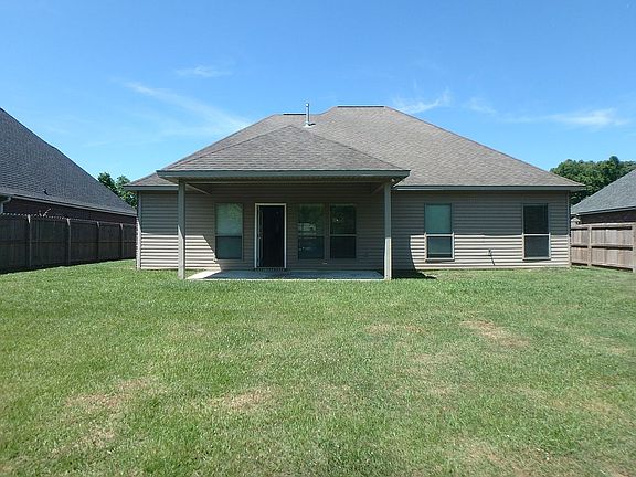 3rd image of 39083 Balmoral Dr