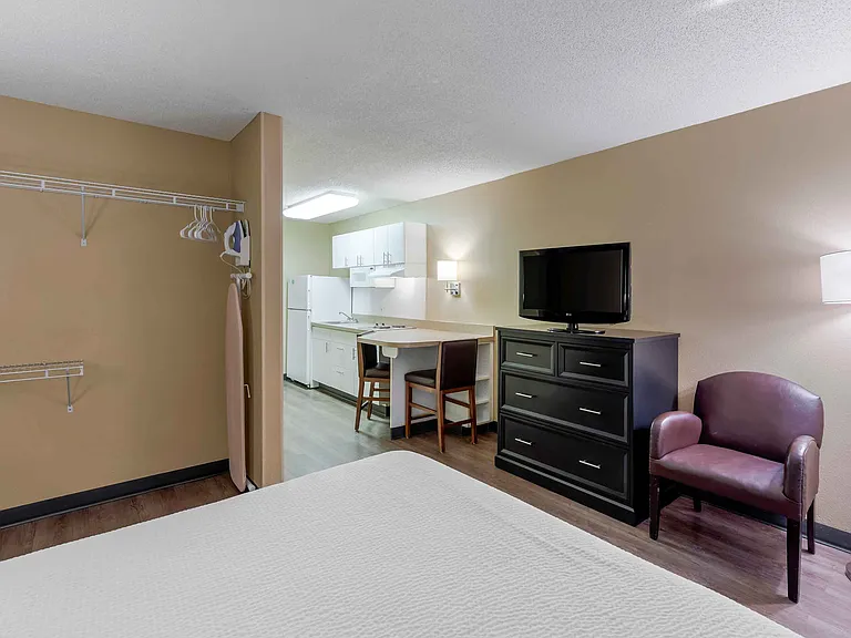 Studio Suite - 1 Queen Bed