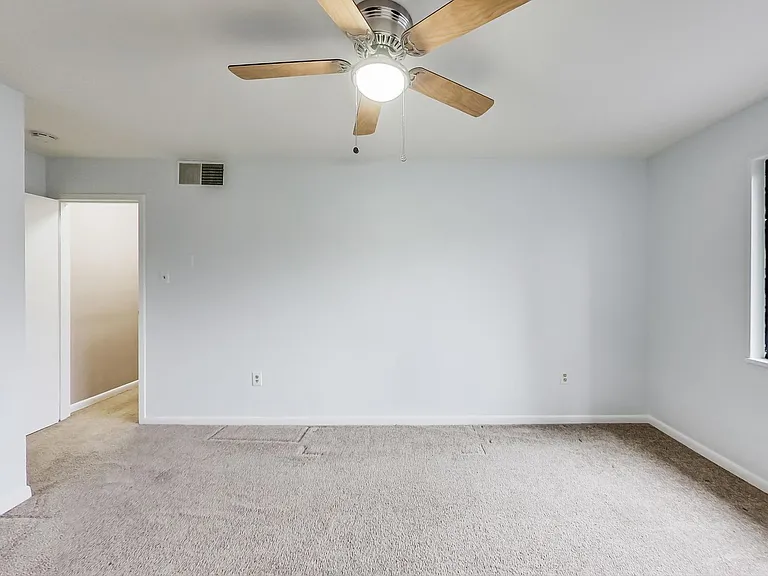 7611 Maple Ave #202 — Photo 17