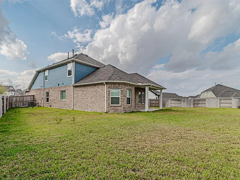 21606 Wave Hollow Dr — Photo 40