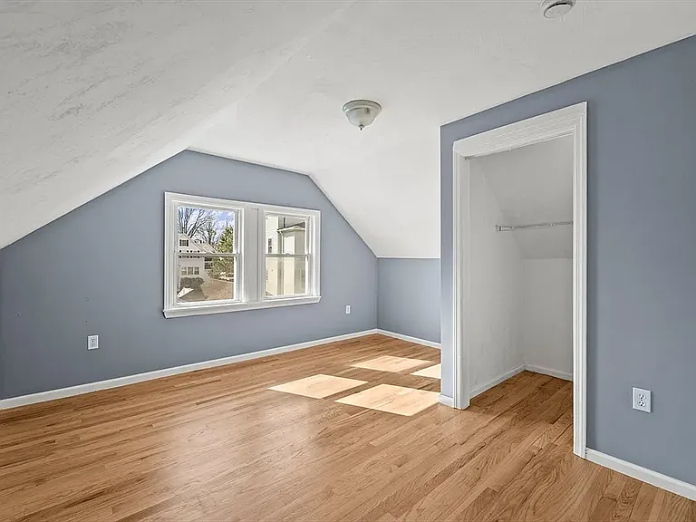 16 Lowell Ave — Photo 3