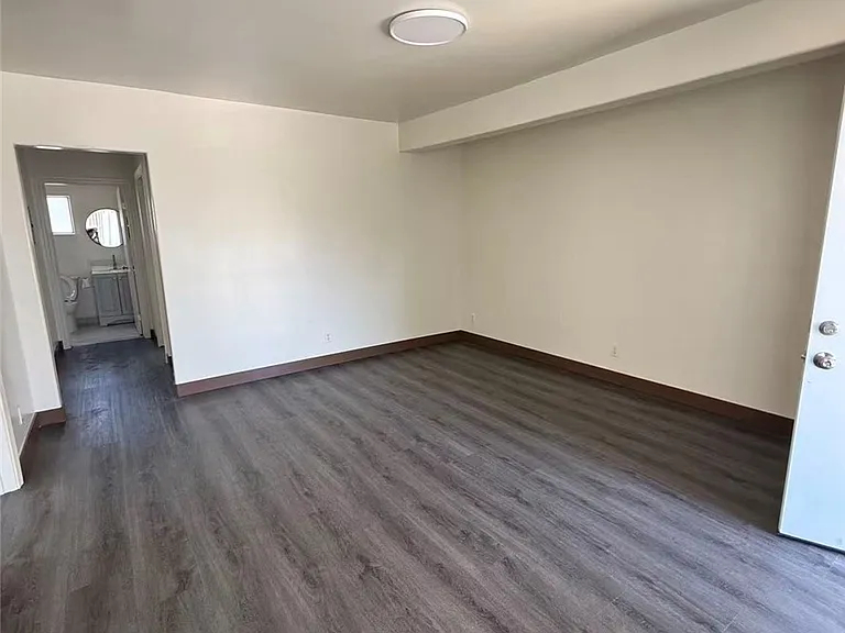 1115 W Alhambra Rd — Photo 6