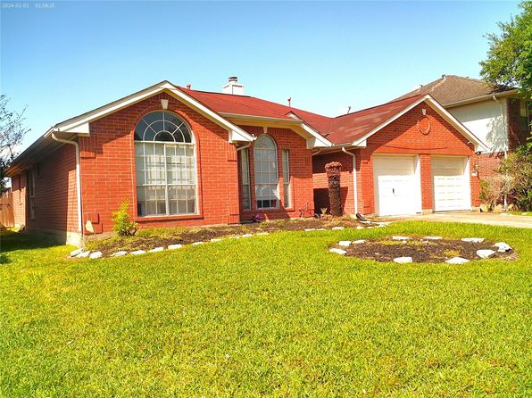 1522 Hunter Green Ln, Fresno, TX 77545