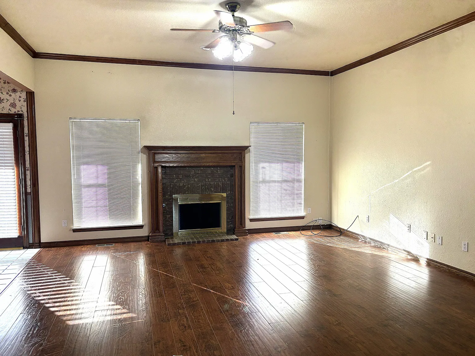 3 bed, 2.5 bath, 1900 sqft, $1,800 — Photo 2
