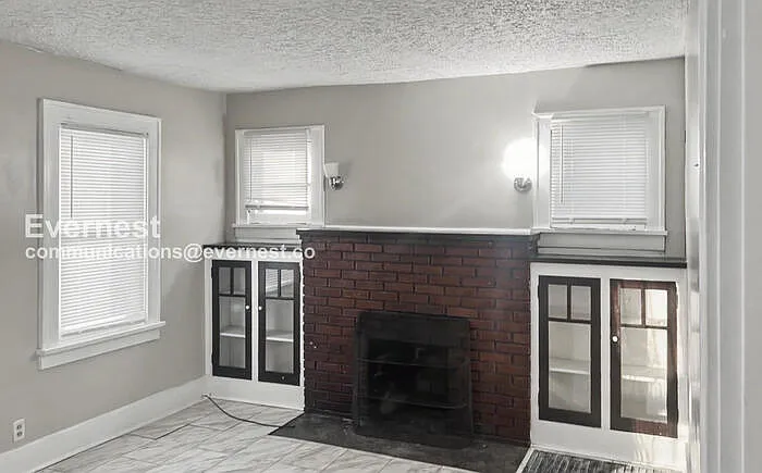 1093 Georgia Ave — Photo 7