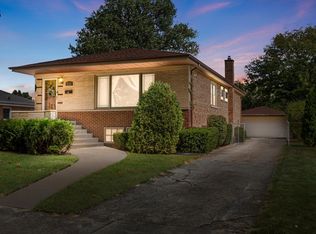 8931 S 55th Ct, Oak Lawn, IL 60453