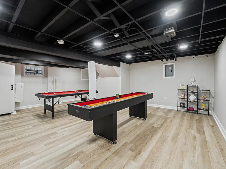 S 52nd Ct — Photo 14