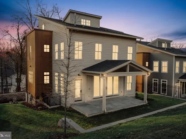 4029 9th St S, Arlington, VA 22204