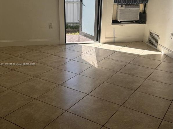 29XX SW 114th Ave #2