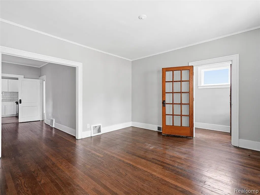 2 bed, 1100 sqft, $1,550 — Photo 2