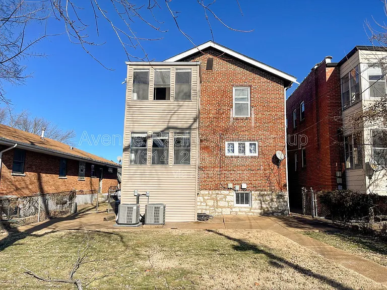 6044 Southwest Ave — Photo 15