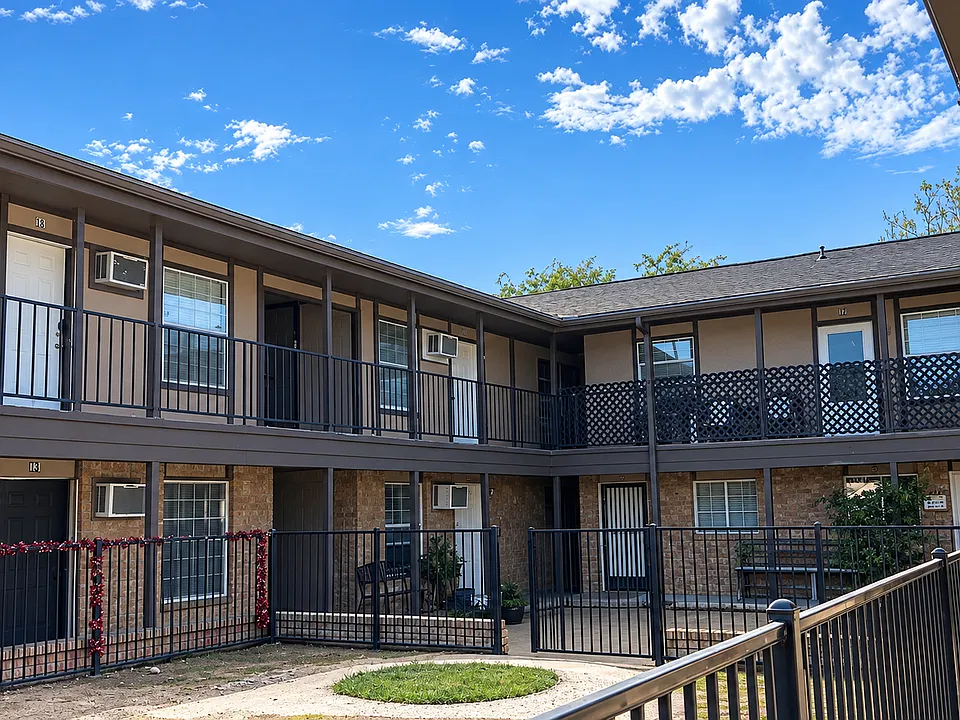 209 ROOT AVE