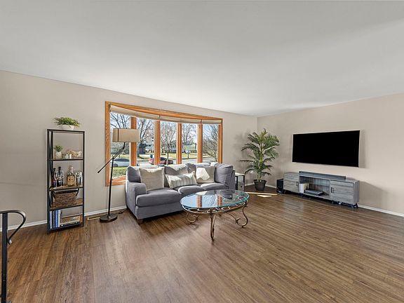 4th image of 1551 Briarcliffe Blvd