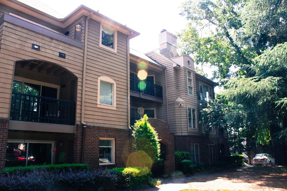 1109 E Morehead Street — Photo 2
