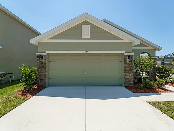 3rd image of 5721 Cape Primrose Dr