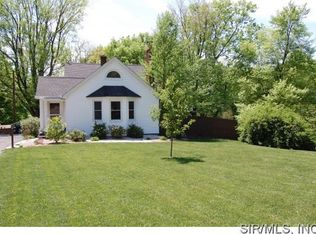 10 Pineview Ln, Collinsville, IL 62234