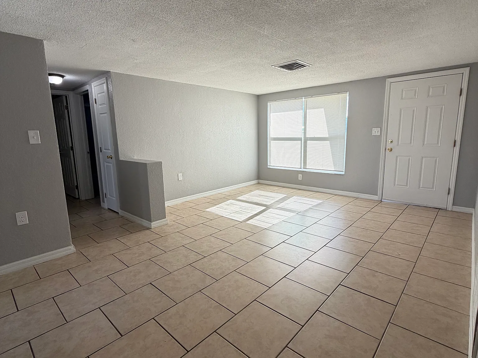 3 bed, 1066 sqft, $1,550 — Photo 4