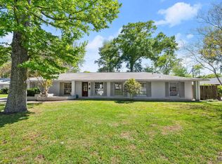 4666 Woodside Dr, Baton Rouge, LA 70808