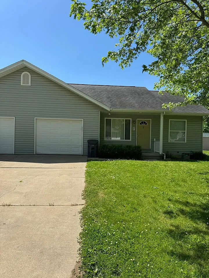 2 bed, $1,495 — Photo 1