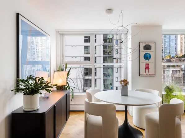1318 Homer St #806, Vancouver, BC V6B 6A7