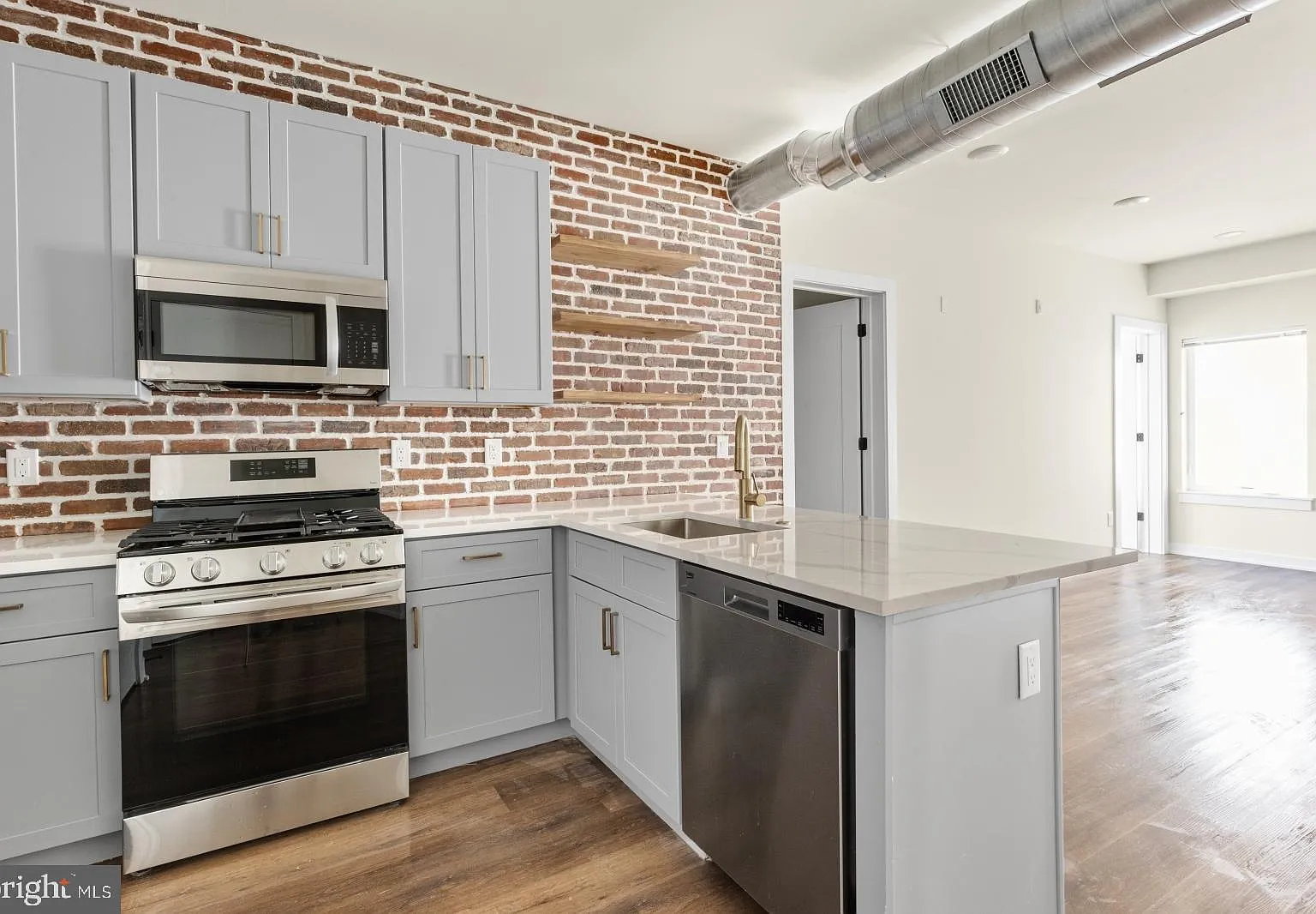 1 bed, 1.0 bath, 620 sqft, $1,581 — Photo 3