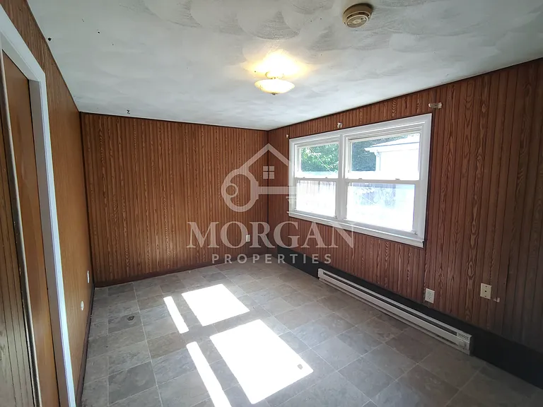 2310 E 5th St — Photo 8