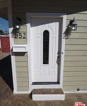2nd image of 652 W Sepulveda St