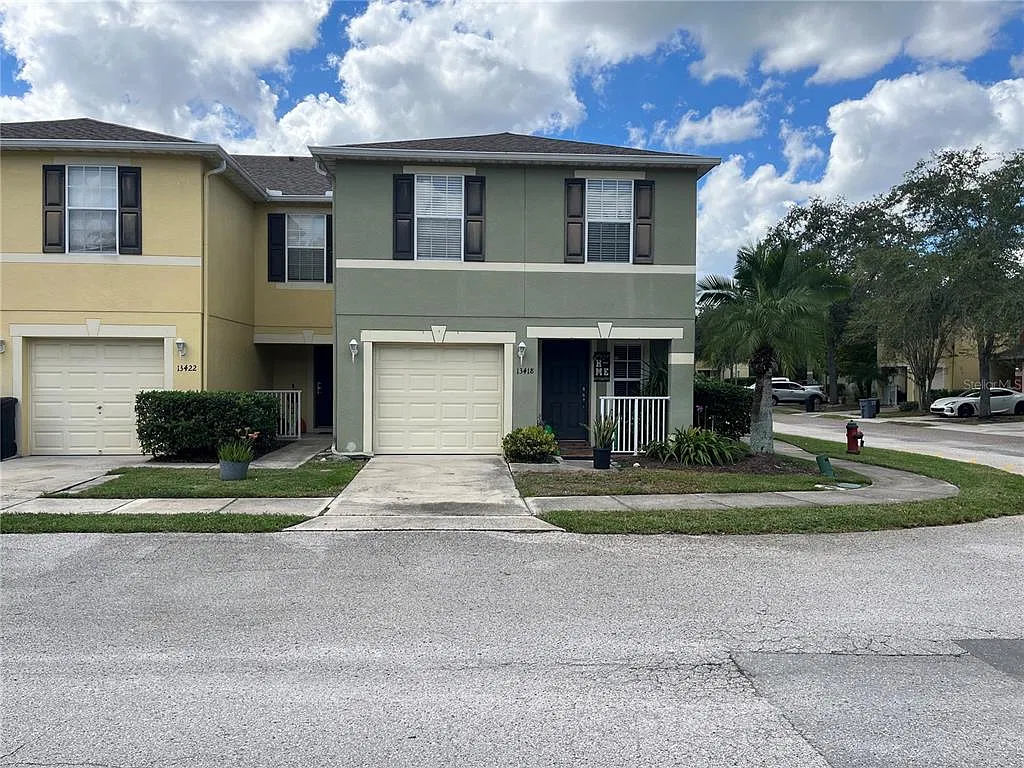 3 bed, 2.5 bath, 1872 sqft, $2,400 — Photo 1