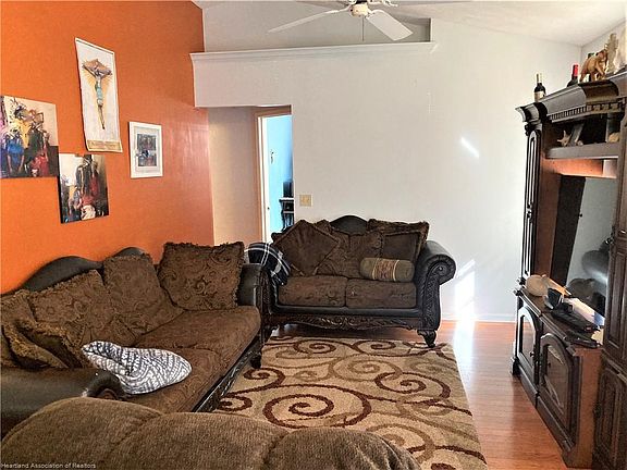 5th image of 311 Grosbeak Ave
