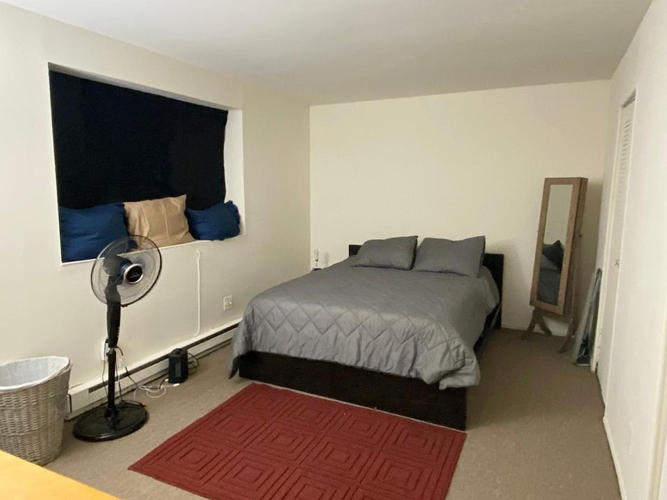 2nd image of 55 Fieldstone Dr Floor 1