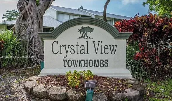 Crystal View Townhomes — Photo 2