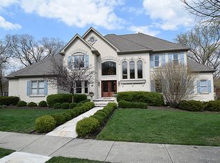 613 Creekside Dr, Geneva, IL 60134