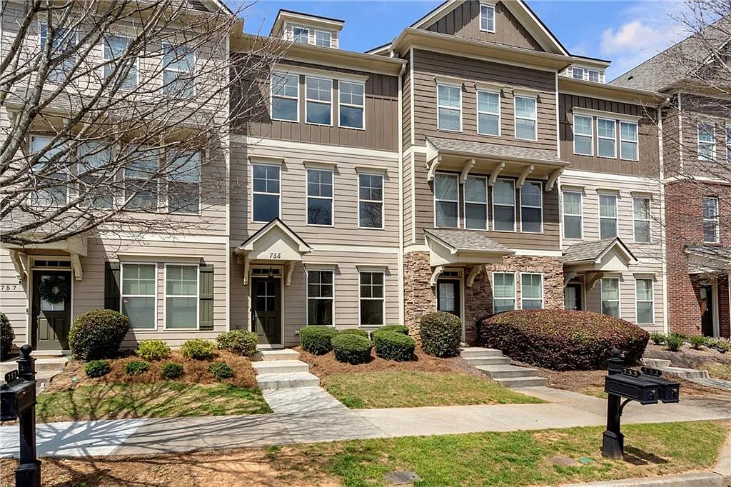 755 Village Field Ct photo 1