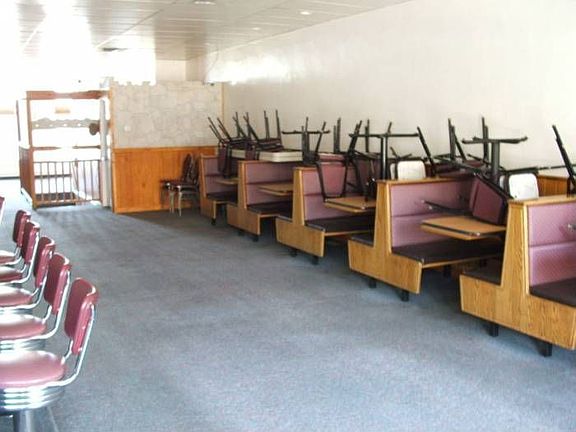 Seven Full Booths, Tables