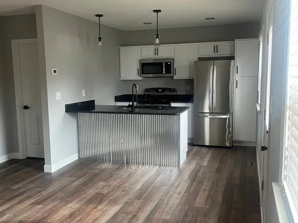 129 N West St #C, Mishawaka, IN 46544