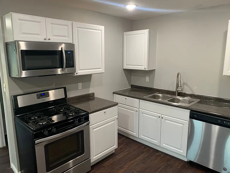 259 W Pulteney St — Photo 1