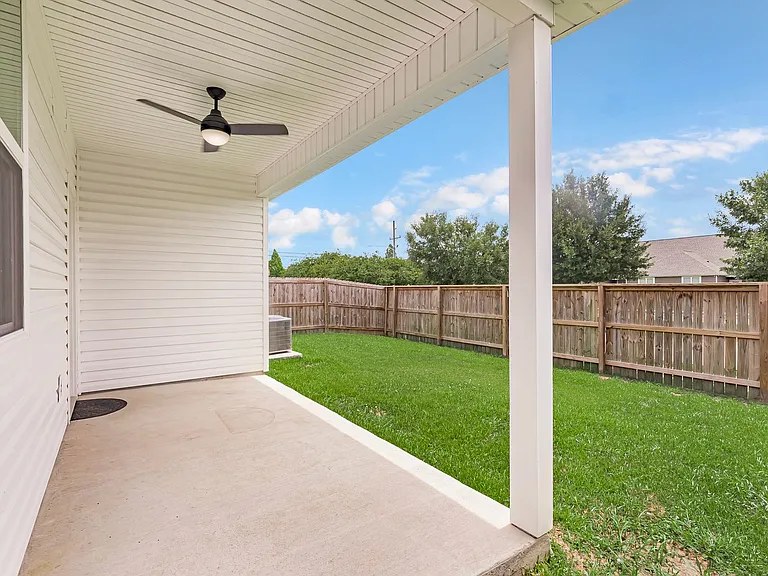 910 Drago Dr — Photo 8