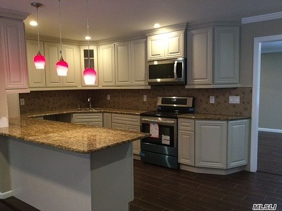 3rd image of 2620 Falcon Ave