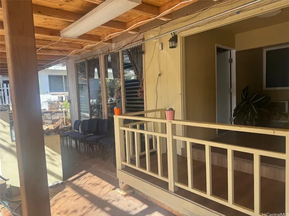 94-1065 Lumikula St, Waipahu, HI 96797