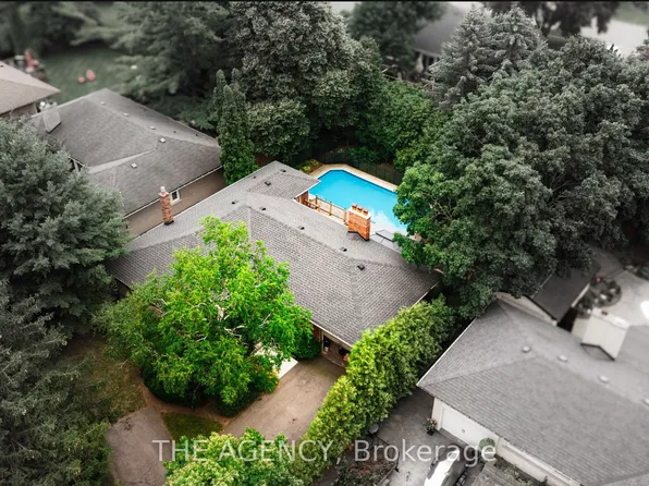 261 Wales Cres, Oakville, ON L6L 3X8