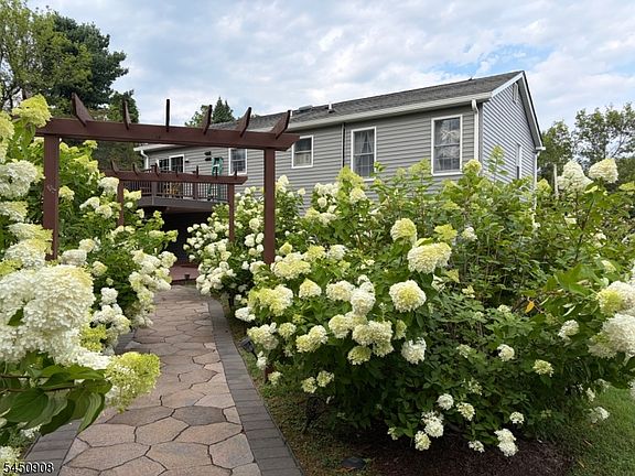 5th image of 146 Changewater Rd