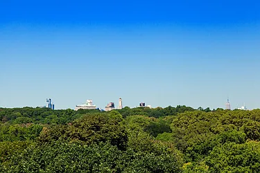 Rented by Manhattan Realty Group