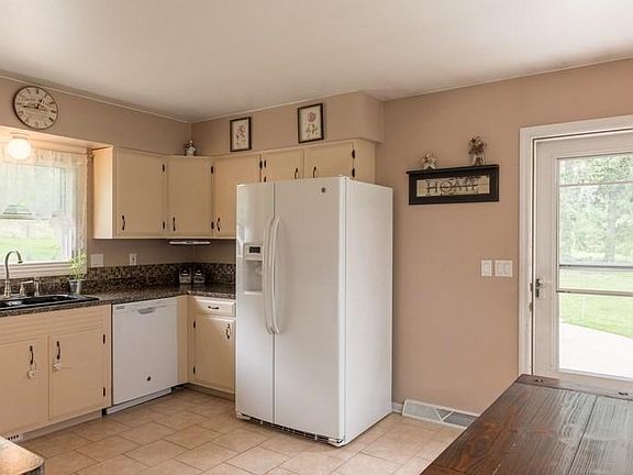 2nd image of 127 N Highland Ave