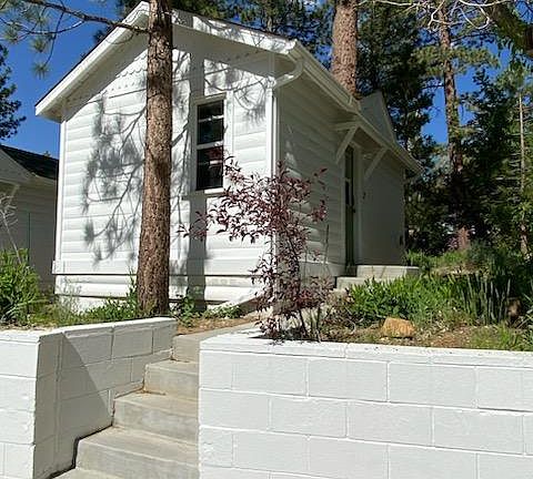 3rd image of 784 Berkley Ln