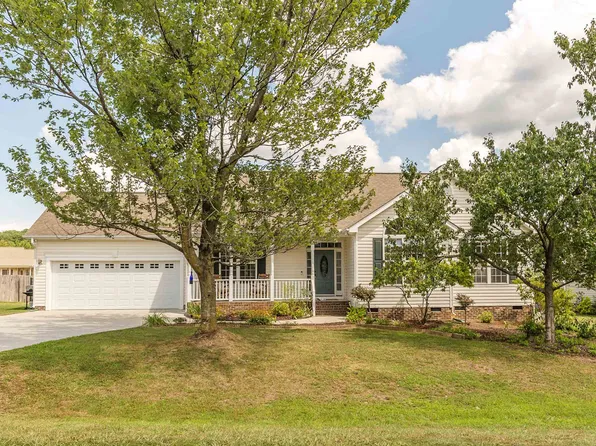 75 Glen Oaks Dr, Youngsville, NC 27596