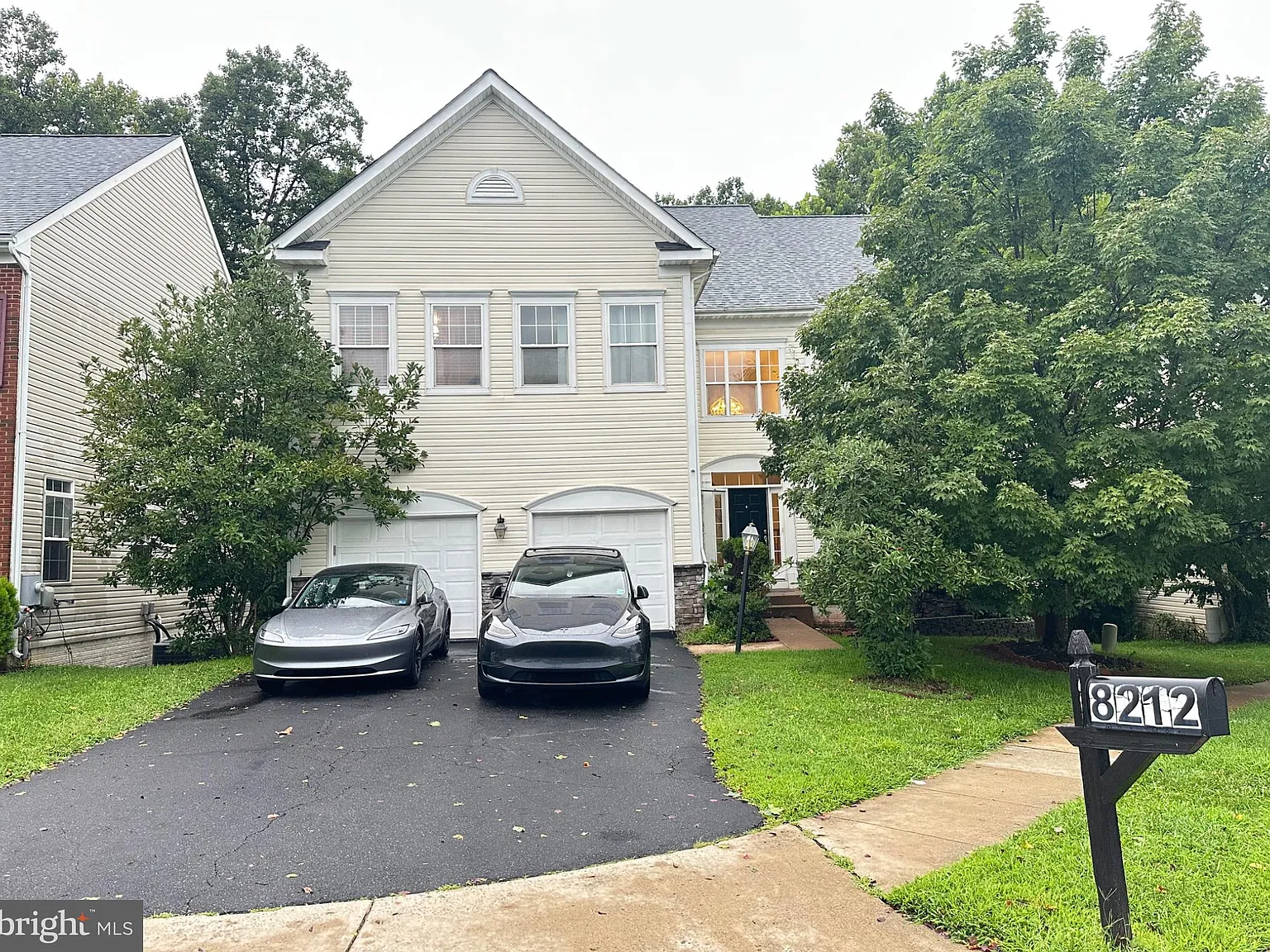 5 bed, 4.5 bath, 5995 sqft, $3,995 — Photo 2