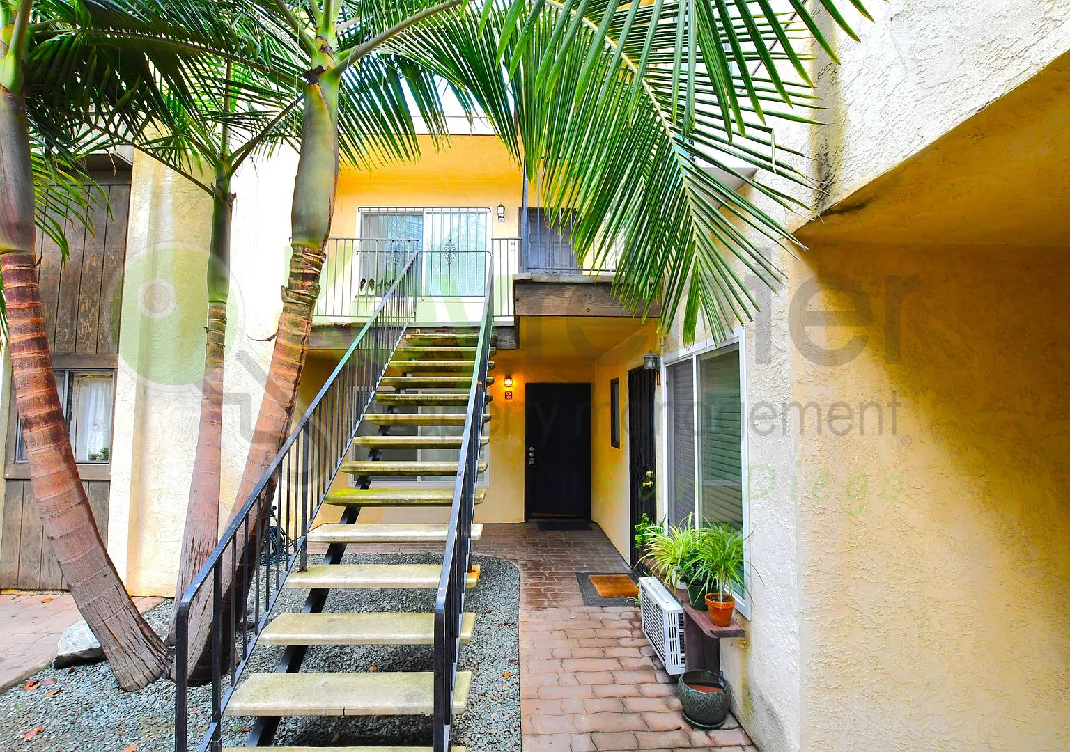 North Park Condo | Mins away from Hwy 805 & 15 — Photo 2